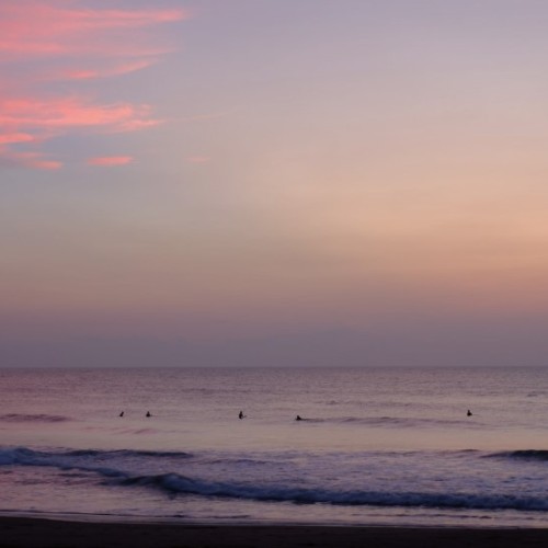 夕方の海の風景イメージ