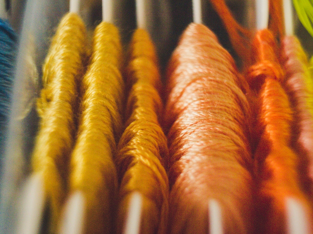 オレンジ色の刺繍糸